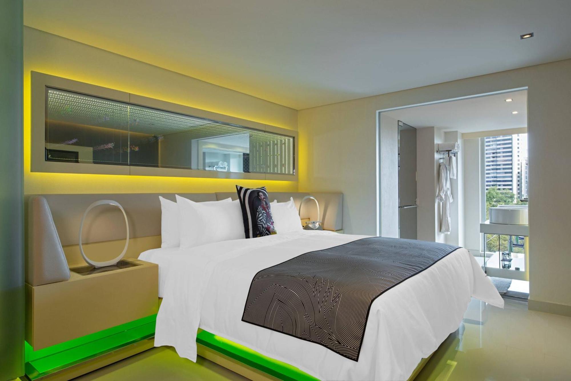 Habitación Deluxe con cama extragrande y vistas parciales a la ciudad